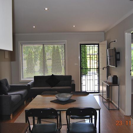 Grevillea Gardens Apartment 3 Bright Bagian luar foto