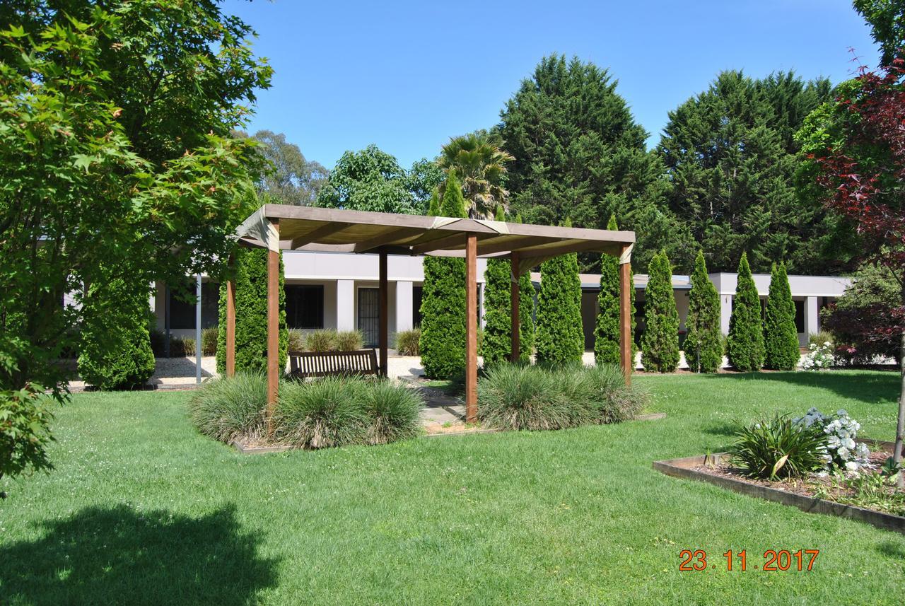 Grevillea Gardens Apartment 3 Bright Bagian luar foto